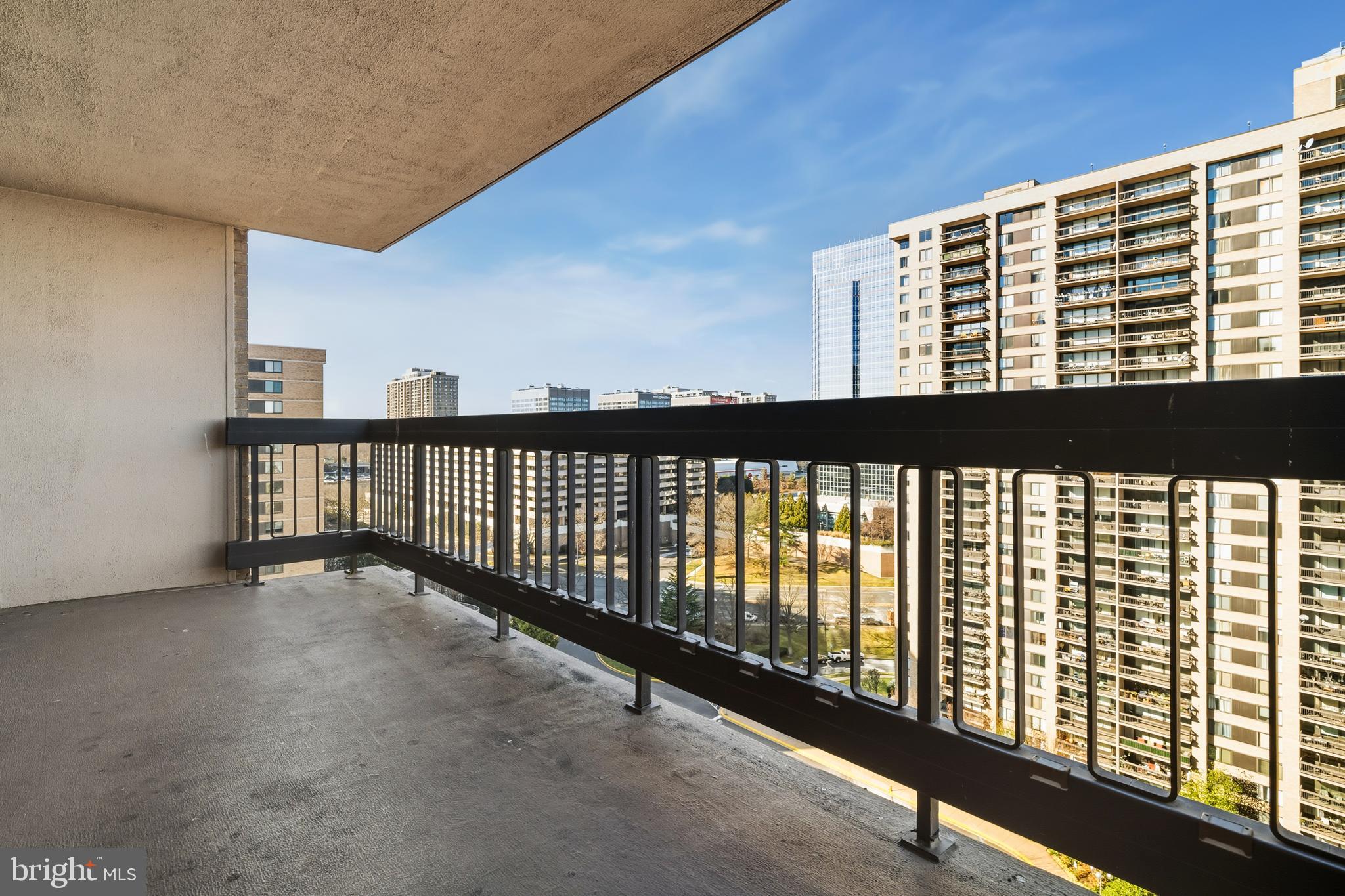 SKYLINE PLAZA - Residential