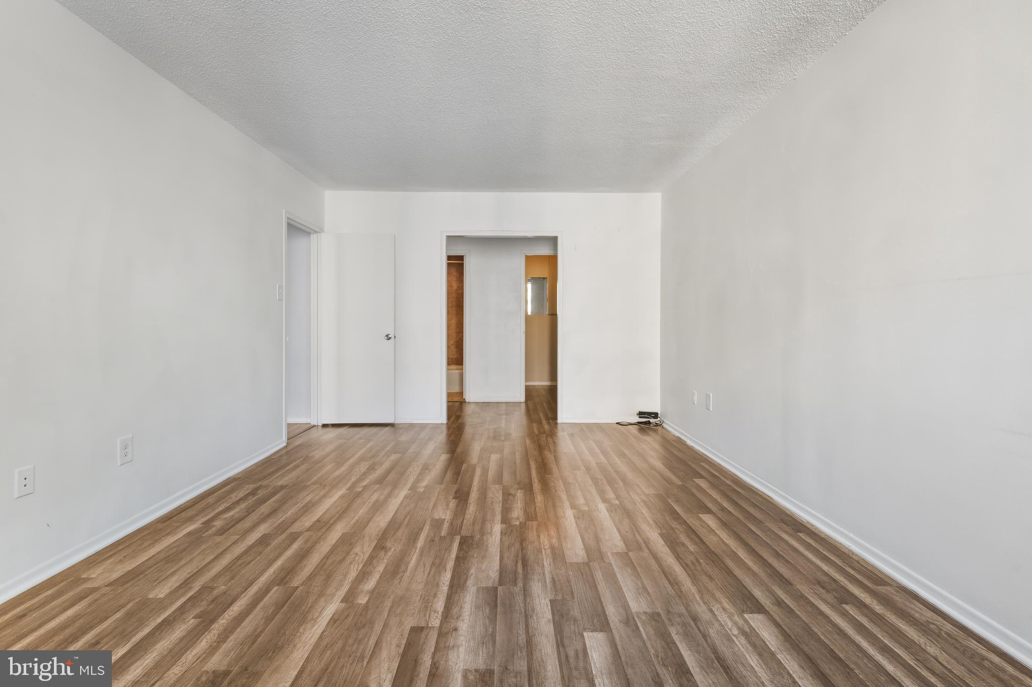 SKYLINE PLAZA - Residential