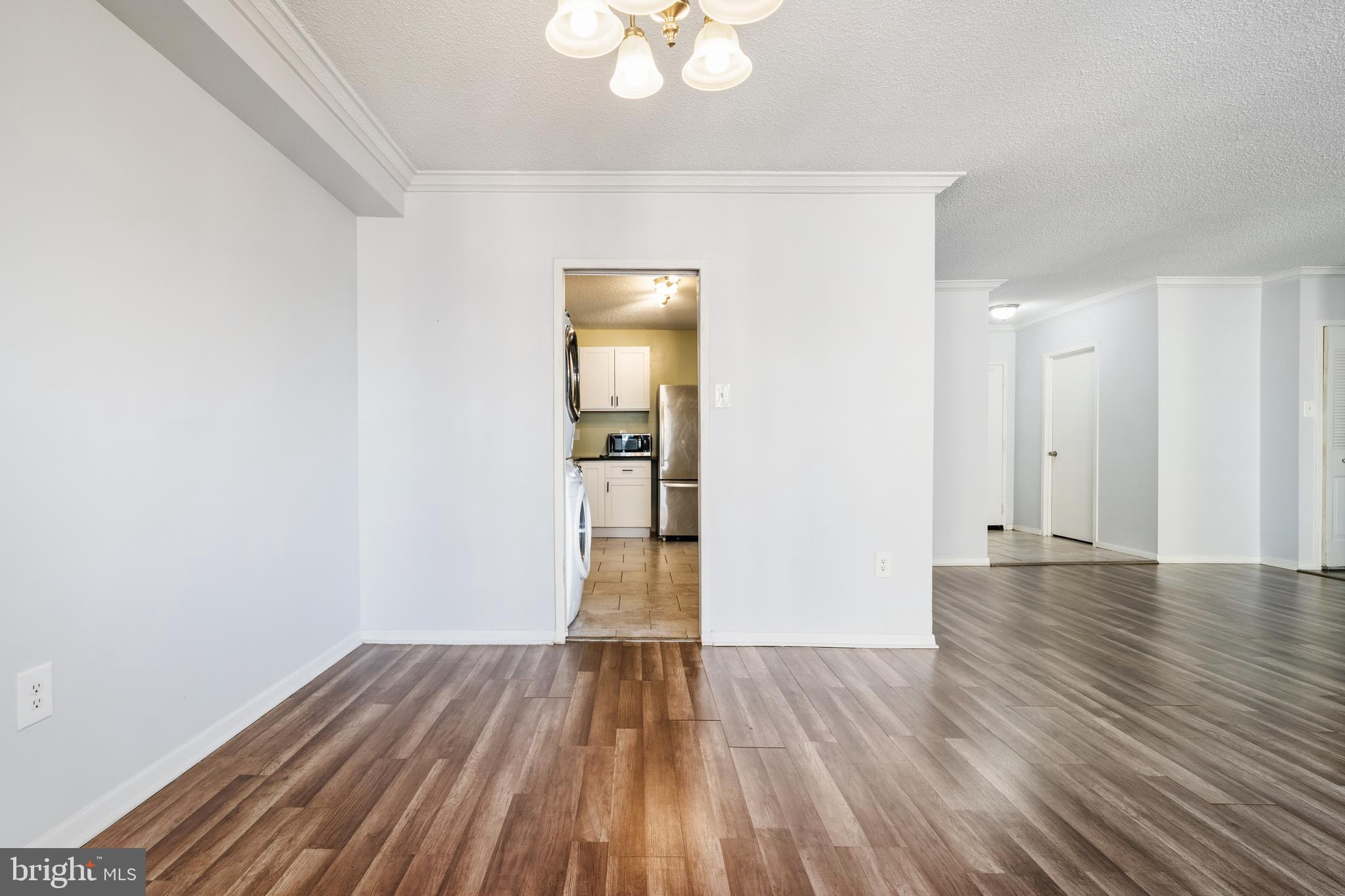 SKYLINE PLAZA - Residential