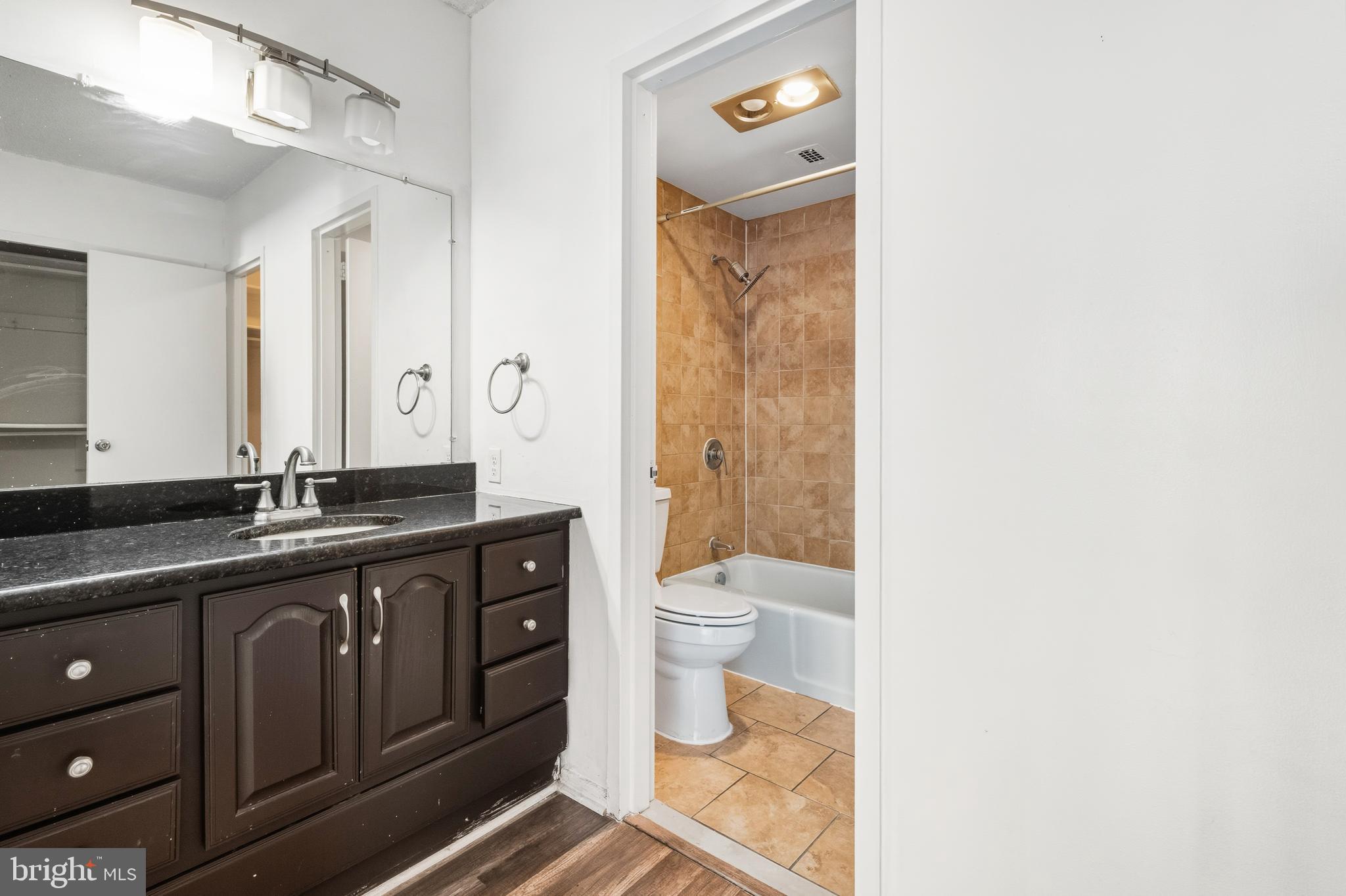 SKYLINE PLAZA - Residential