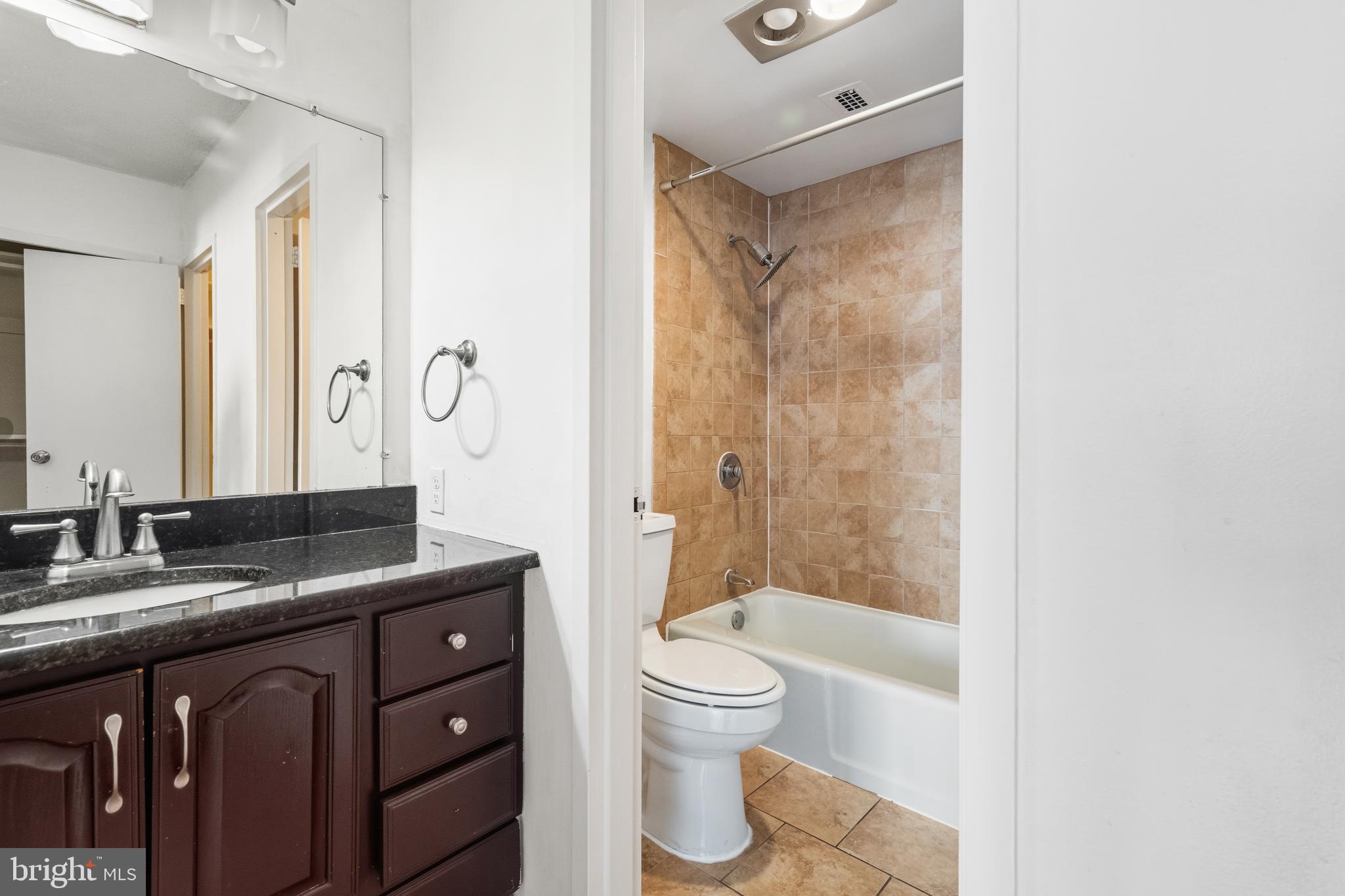 SKYLINE PLAZA - Residential