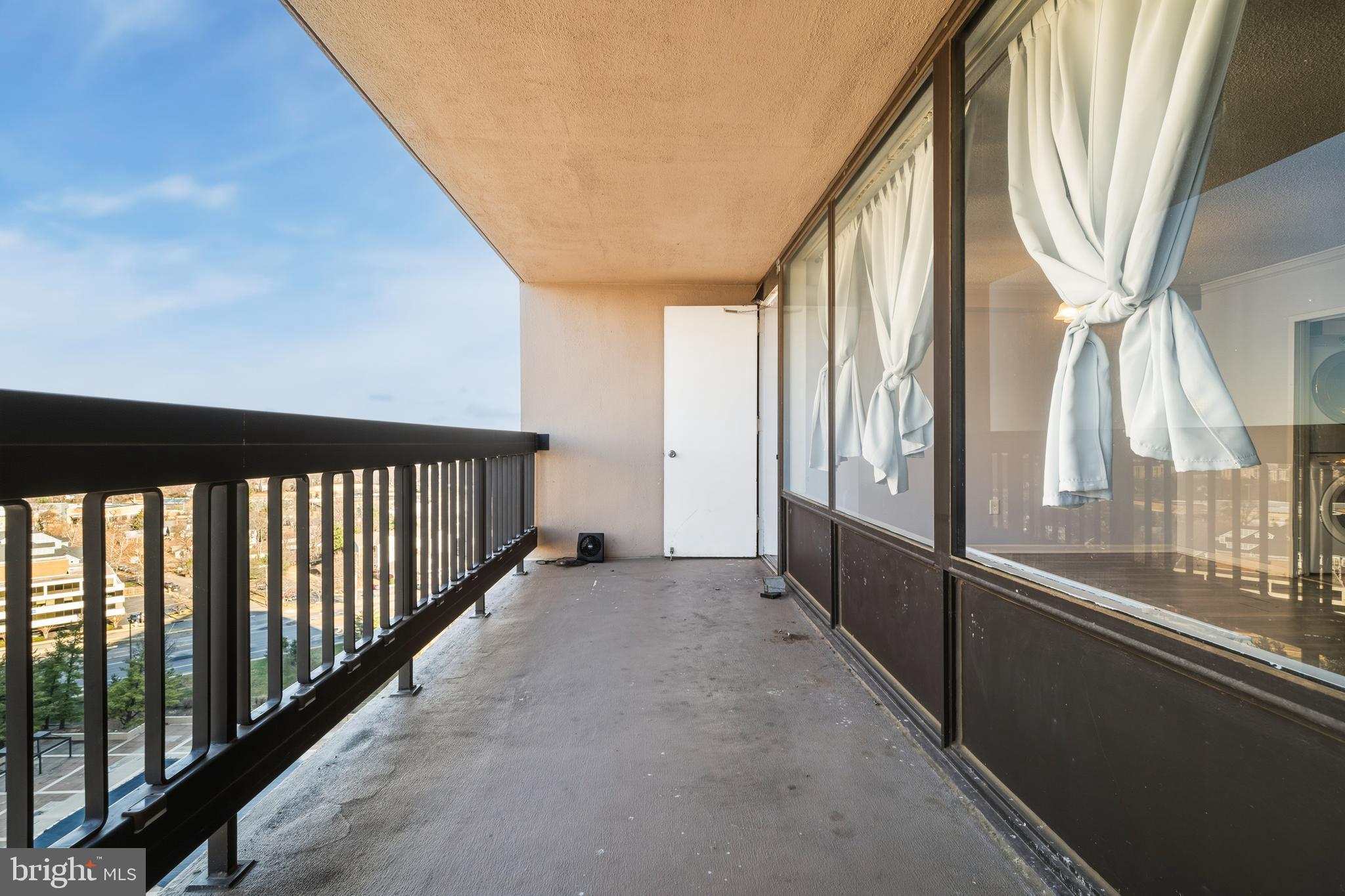 SKYLINE PLAZA - Residential