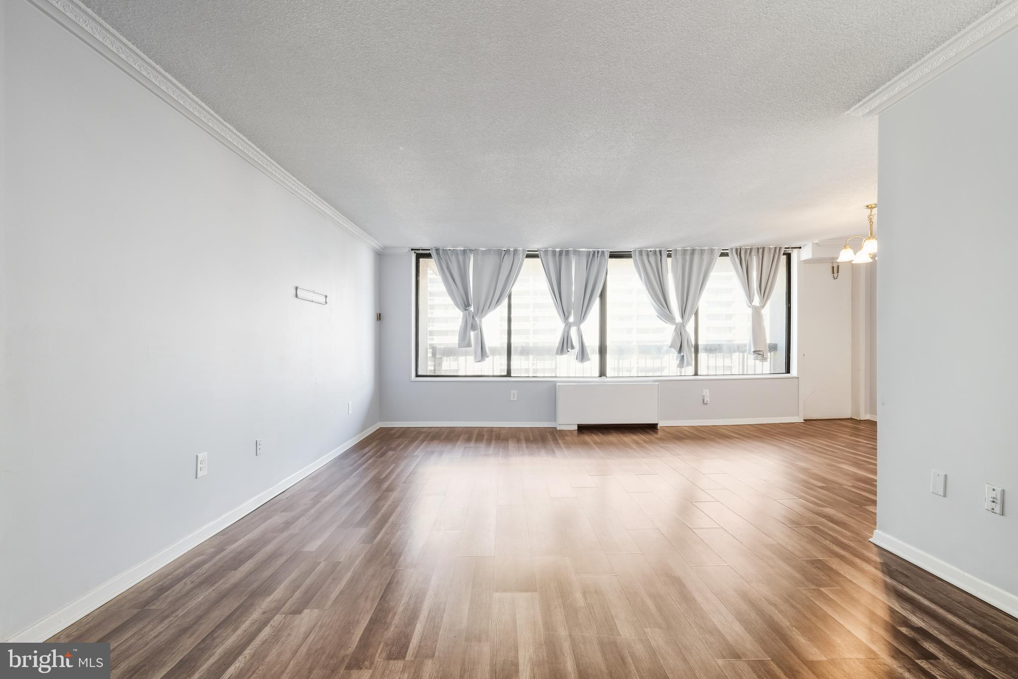 SKYLINE PLAZA - Residential