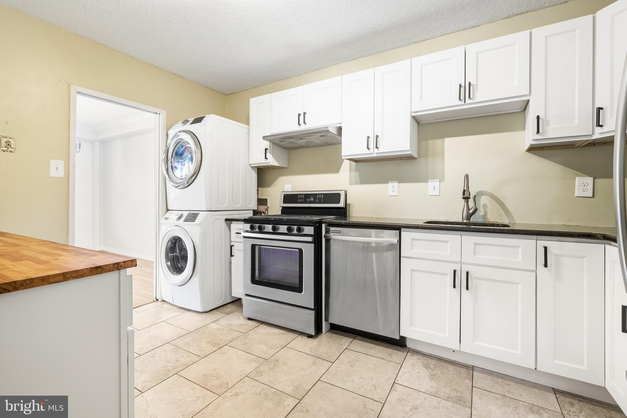 SKYLINE PLAZA - Residential