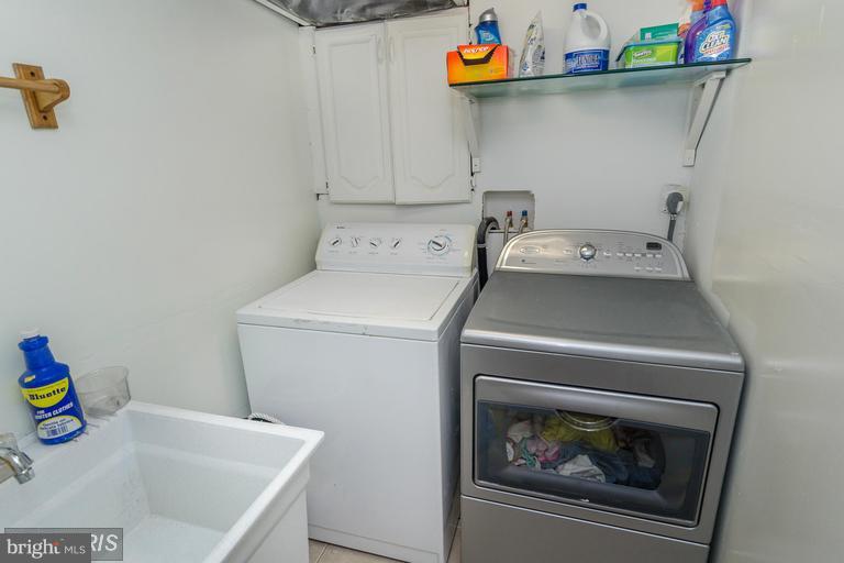 WASHINGTON VILLAGE - Residential Lease