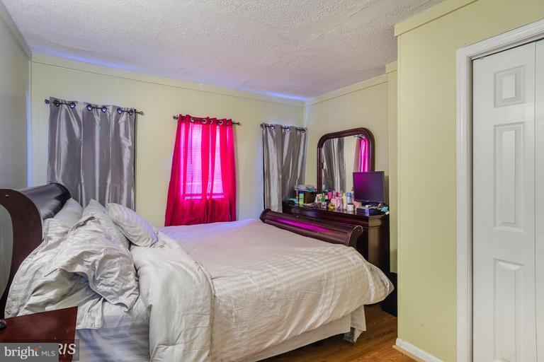 WASHINGTON VILLAGE - Residential Lease