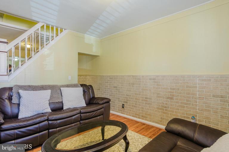 WASHINGTON VILLAGE - Residential Lease