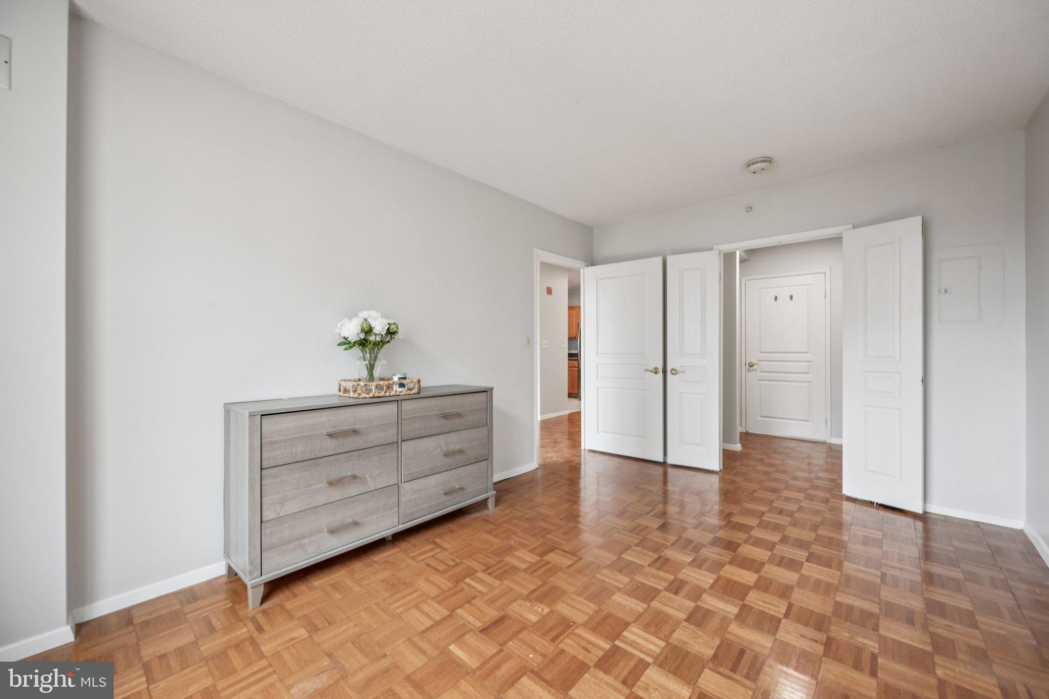 DOWNTOWN BETHESDA - Residential