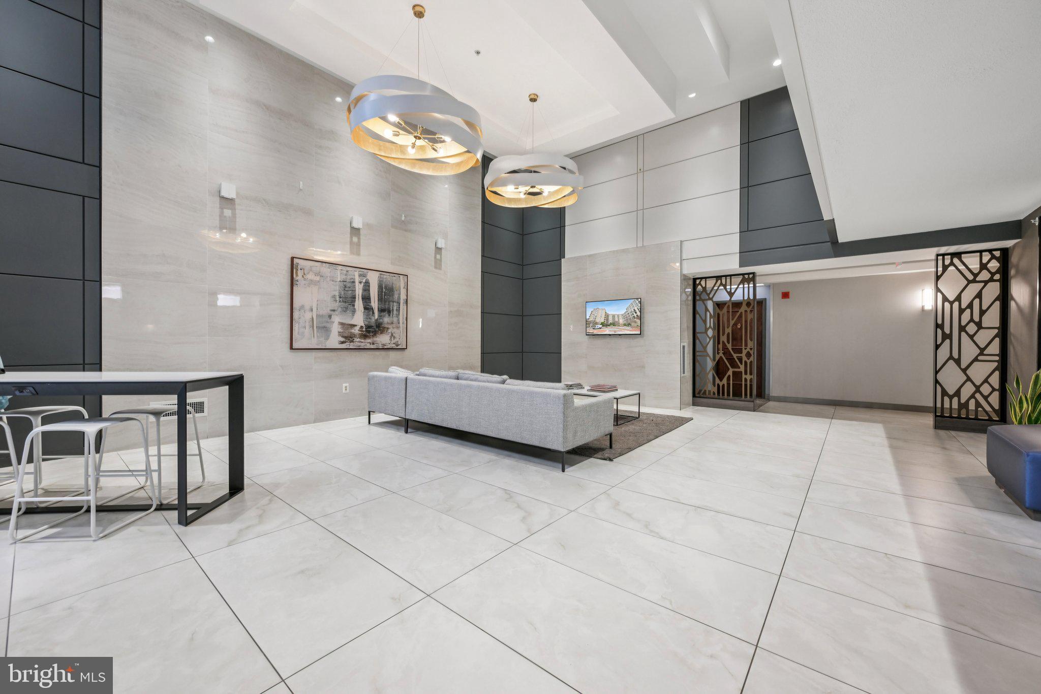 7111 WOODMONT AVENUE 814