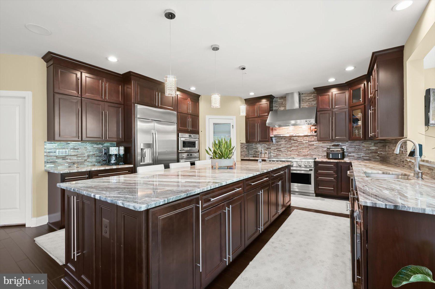 OAK CREEK - Residential