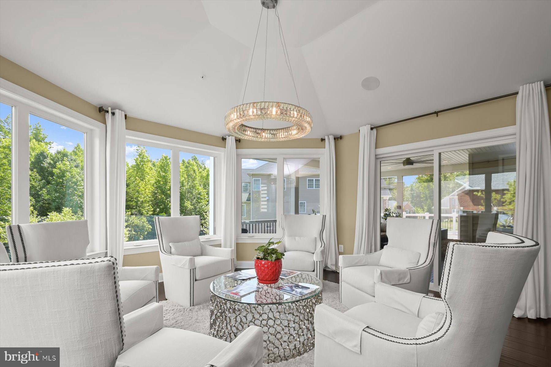 OAK CREEK - Residential