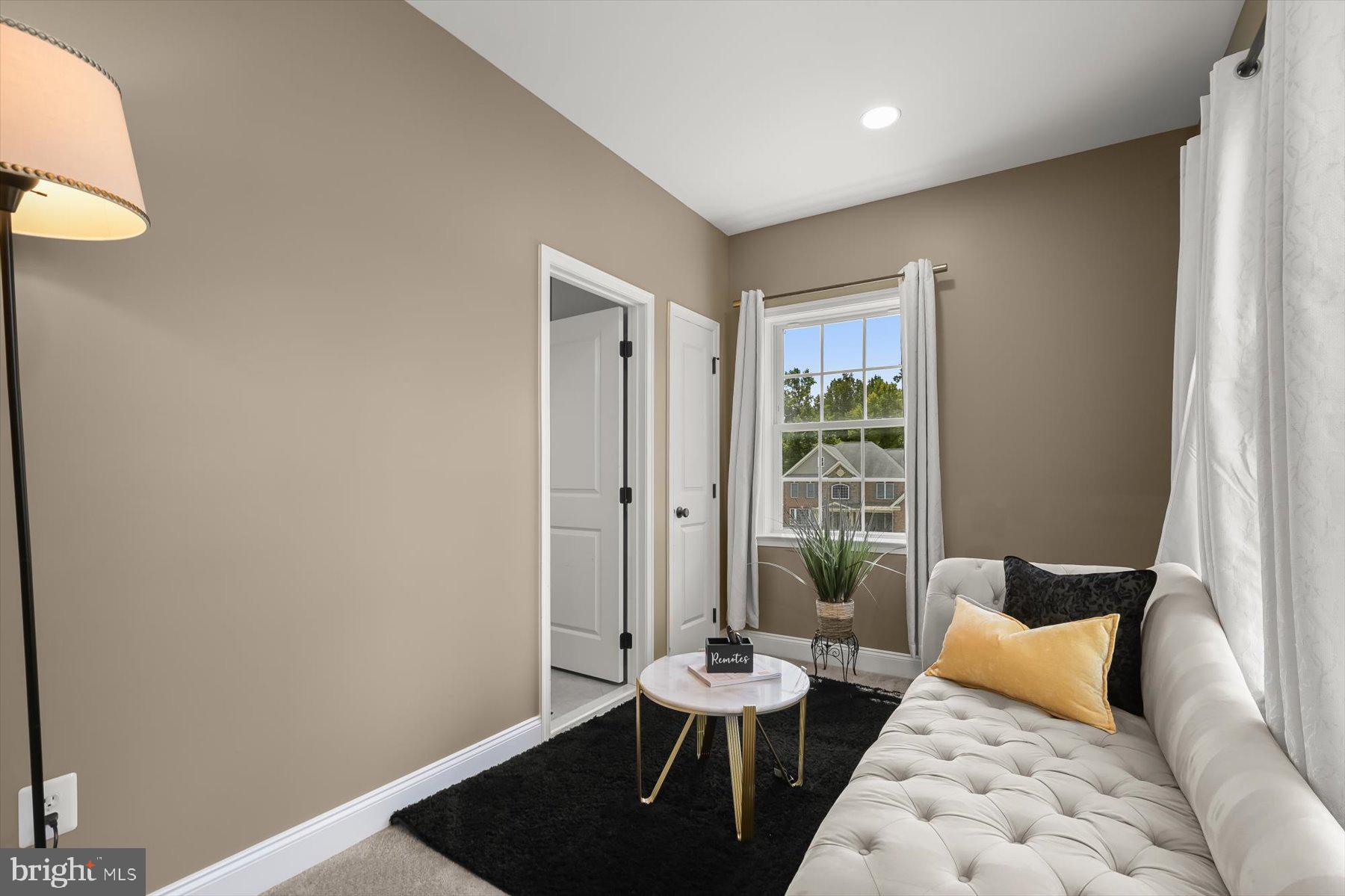 OAK CREEK - Residential