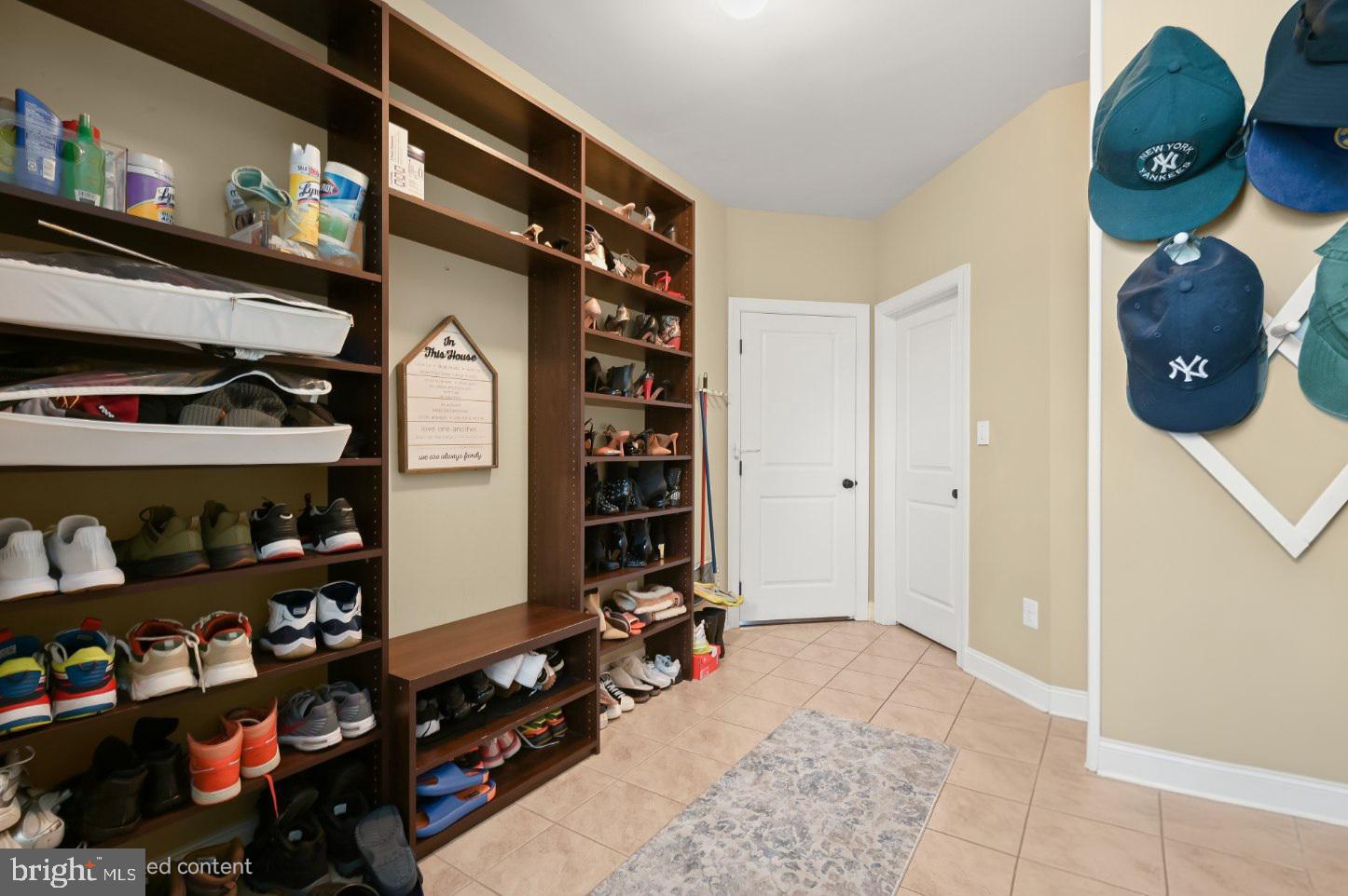 OAK CREEK - Residential