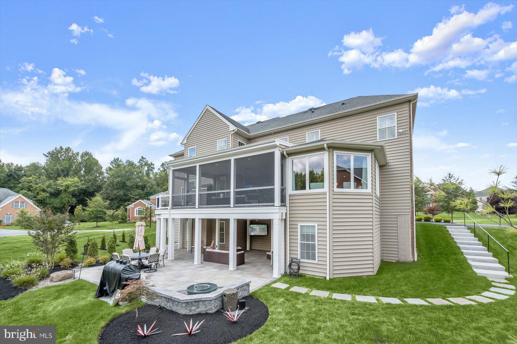 OAK CREEK - Residential