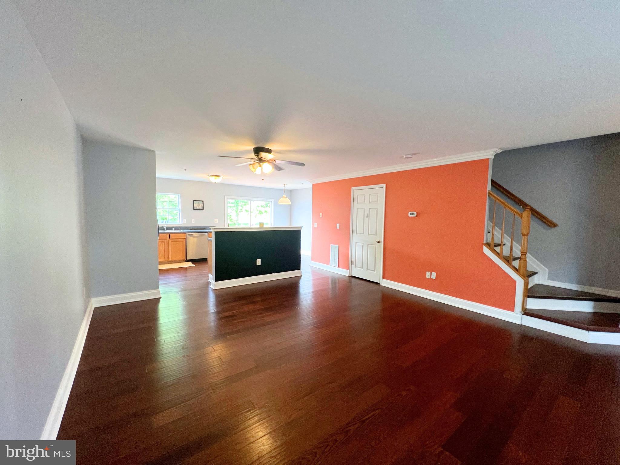 3327 SILVERTON LANE