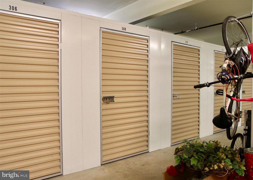 COBBLESTONE SQUARE - Residential Lease