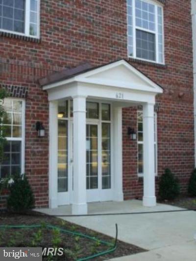COBBLESTONE SQUARE - Residential Lease