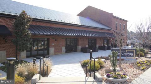 COBBLESTONE SQUARE - Residential Lease