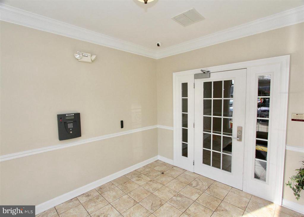 COBBLESTONE SQUARE - Residential Lease