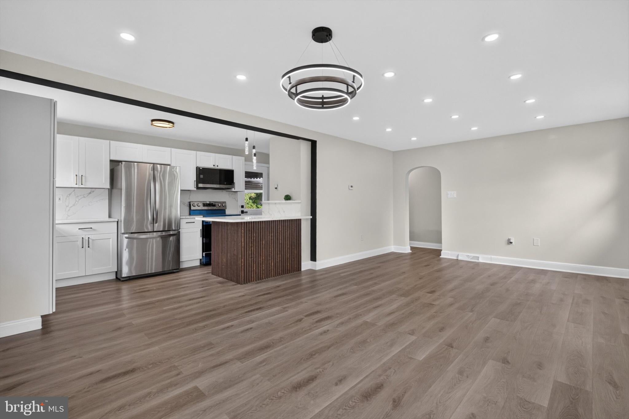 617 E LEHMAN STREET