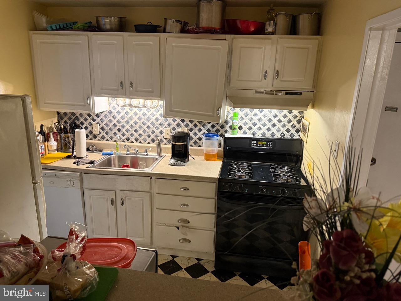 HOLLY HILL CONDOMINIUMS - Residential