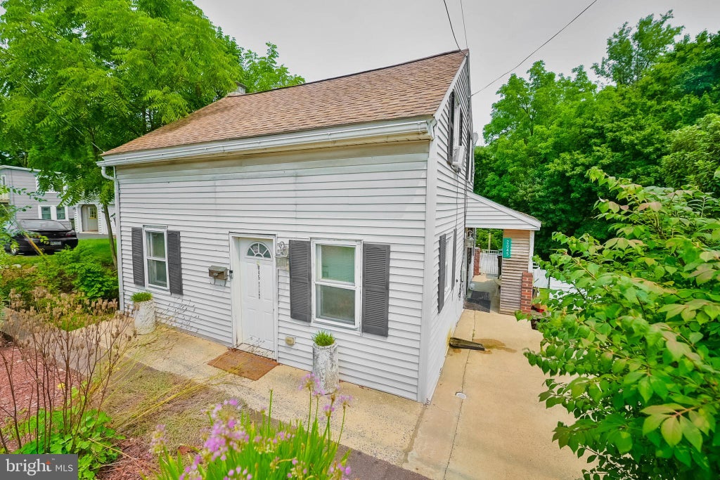 Photo of 2045 Main Street, LITITZ, PA 17543 (MLS # PALA2085924)