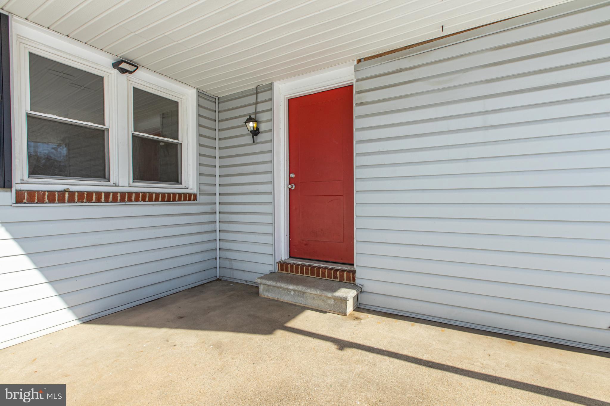 245 W CHAMPLAIN AVENUE