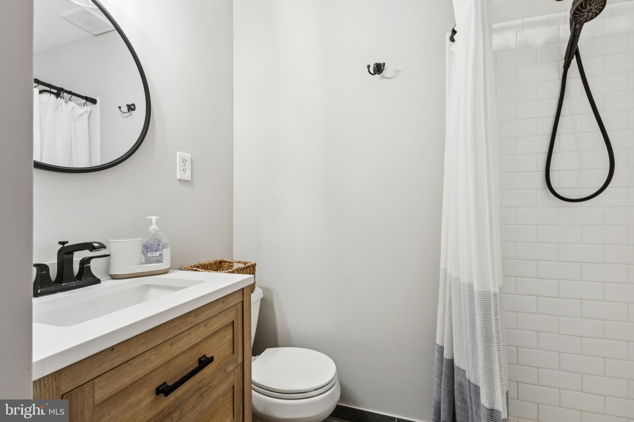 VIENNA COMMONS - Residential Lease