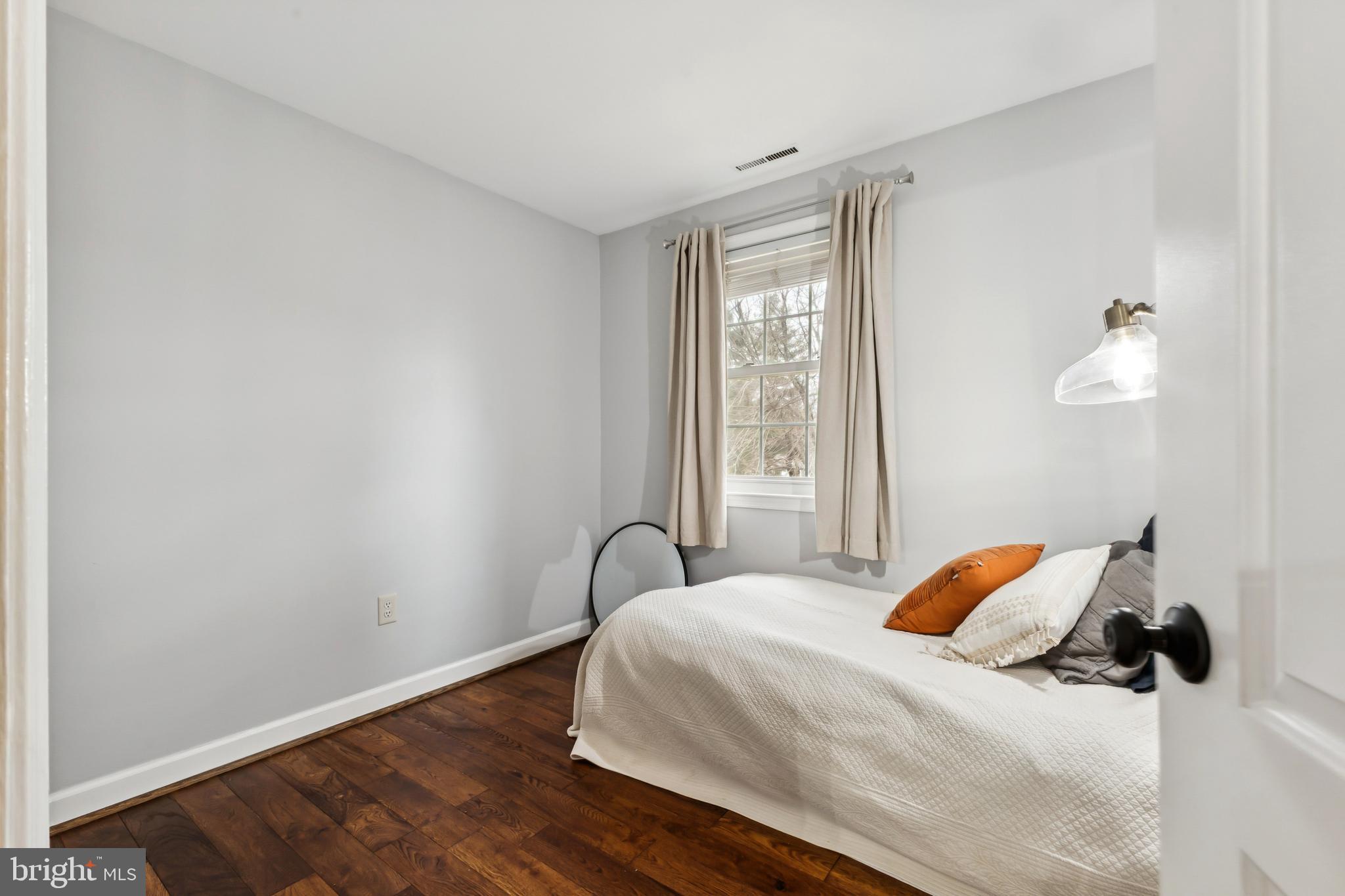 VIENNA COMMONS - Residential Lease