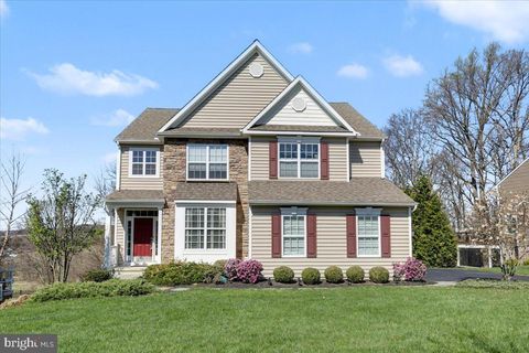 230 IRONSTONE LANE ELVERSON PA 19520