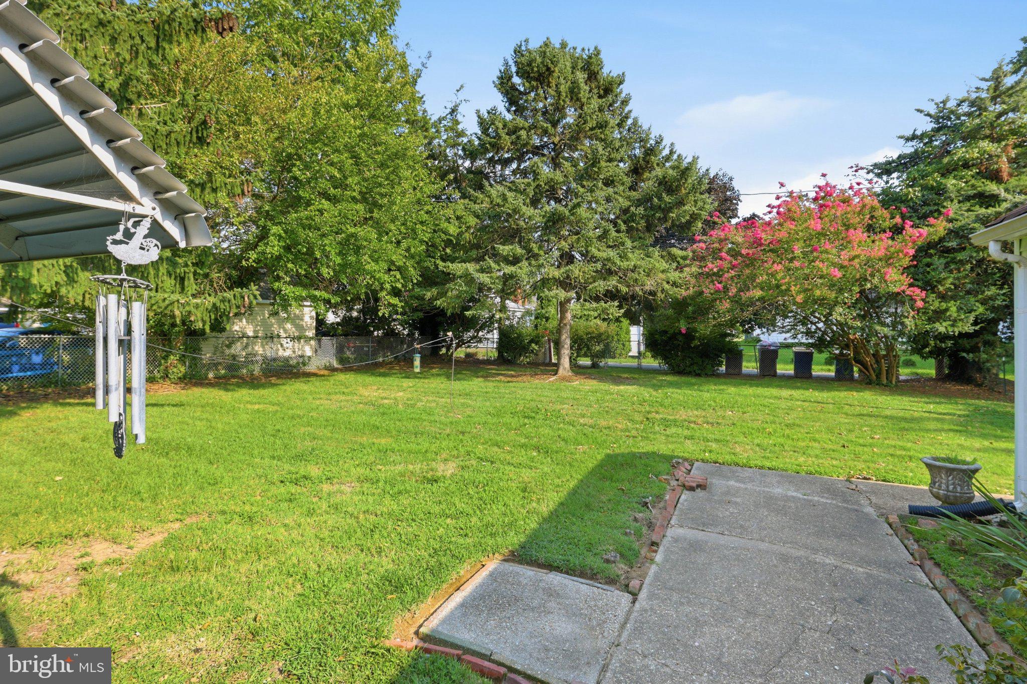 818 E DIVISION STREET