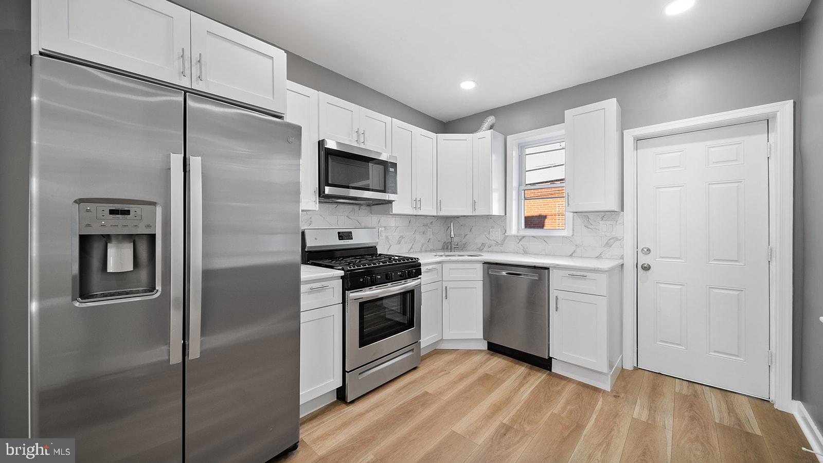 Spacious 3Bd/1Ba home near the University of Penn located in the Graysferry area with beautiful hardwood flooring throughout the unit! Large Living room, bathroom, and great bedrooms. The bedrooms are spacious with ample closets. The bathroom is nice, the unit has central air, as well as a washer/dryer. Just minutes from Broad St, Center City, I-76. Public transportation easily accessible Routes 29, 49, 64, Broad St Line. Section 8 welcome. To set up a tour contact me