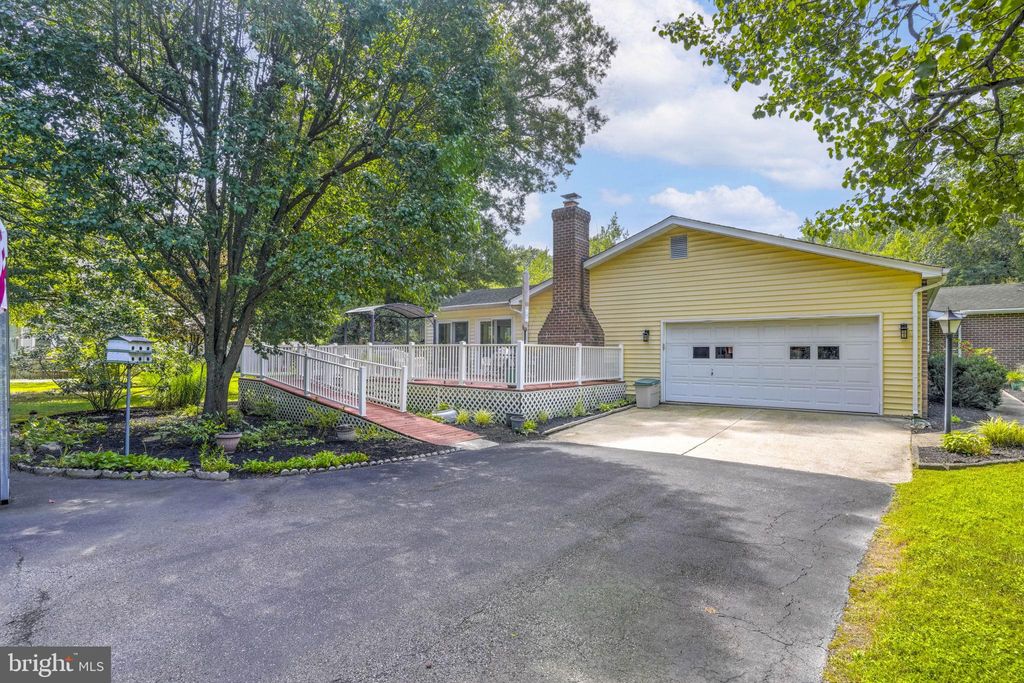 Photo of 4949 Idlewilde Road, SHADY SIDE, MD 20764 (MLS # MDAA2130384)