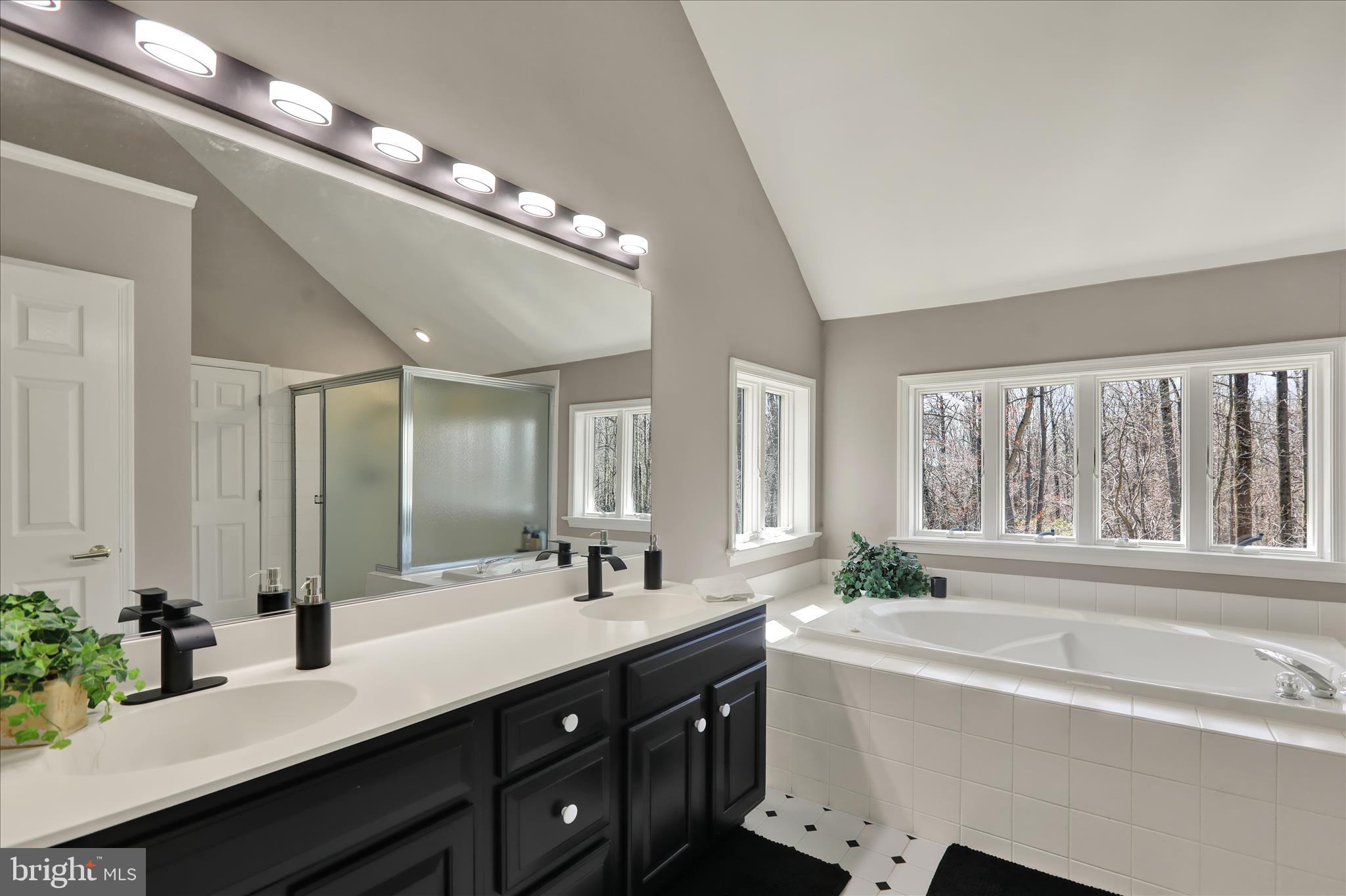 DONOMORE FARMS - Residential