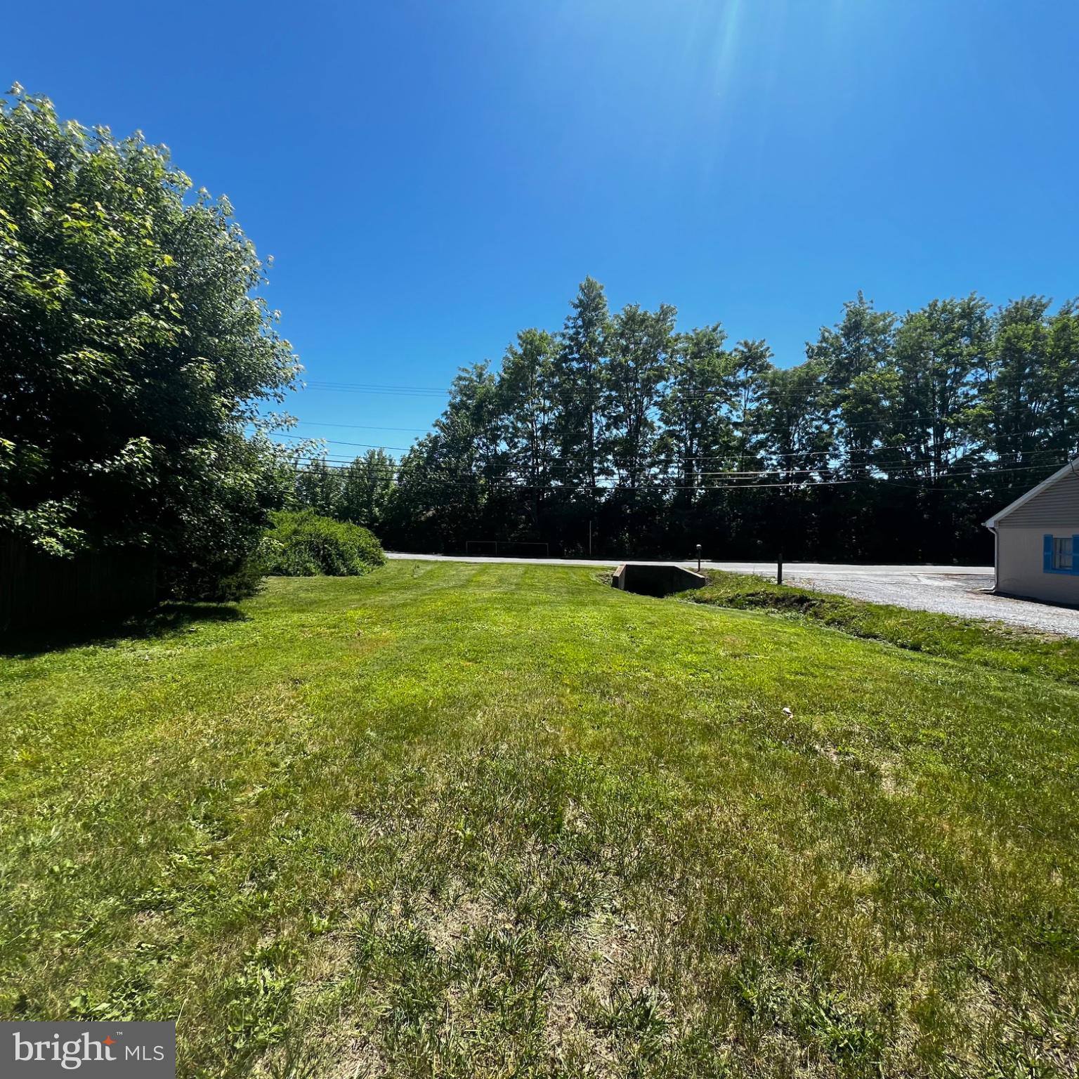 11 WOODSIDE AVENUE