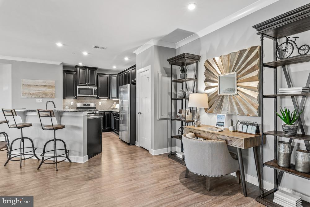 LAKE LINGANORE TOWN CENTER - Residential