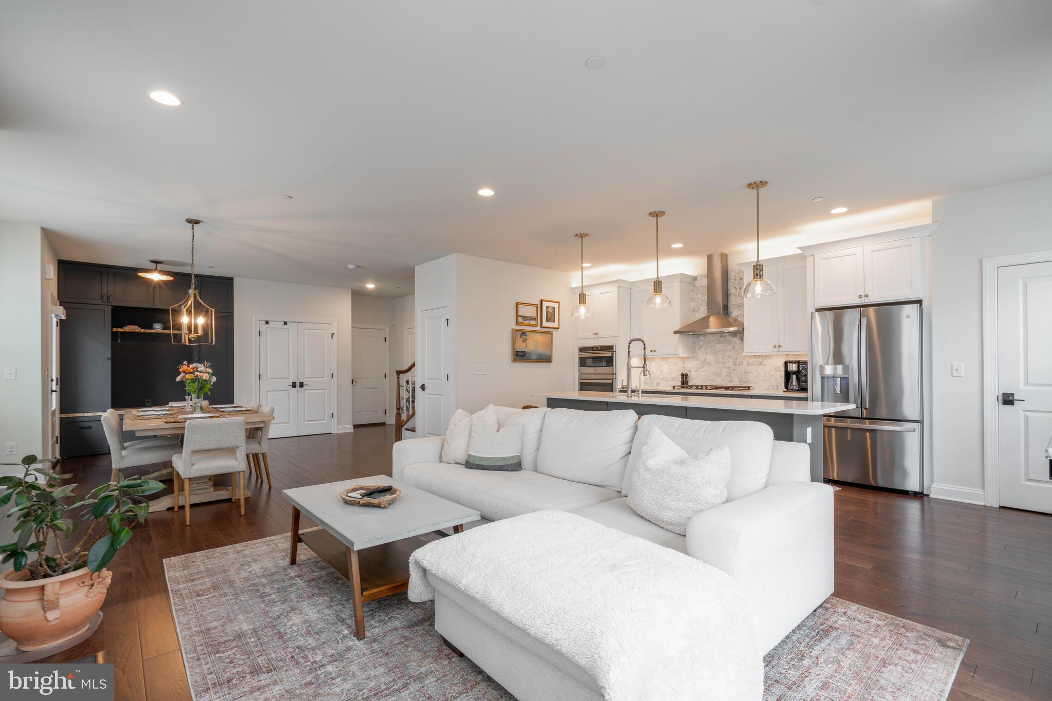 THE RESERVE AT S M - Residential