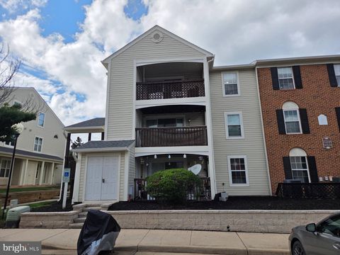 Photo of 9393 Scarlet Oak Drive, MANASSAS, VA 20110 (MLS # VAMN2011052)