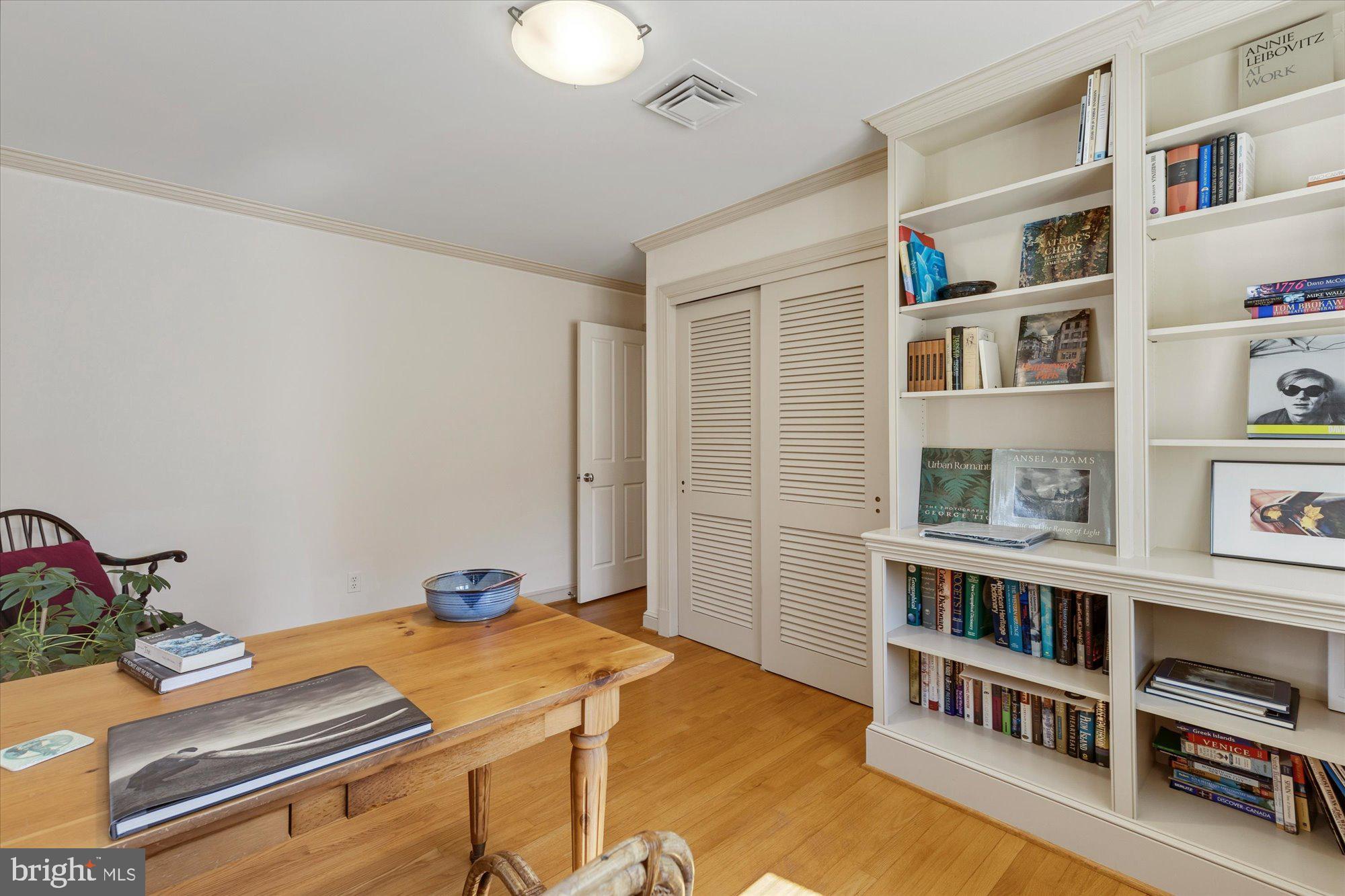 CHESTERBROOK WOODS - Residential