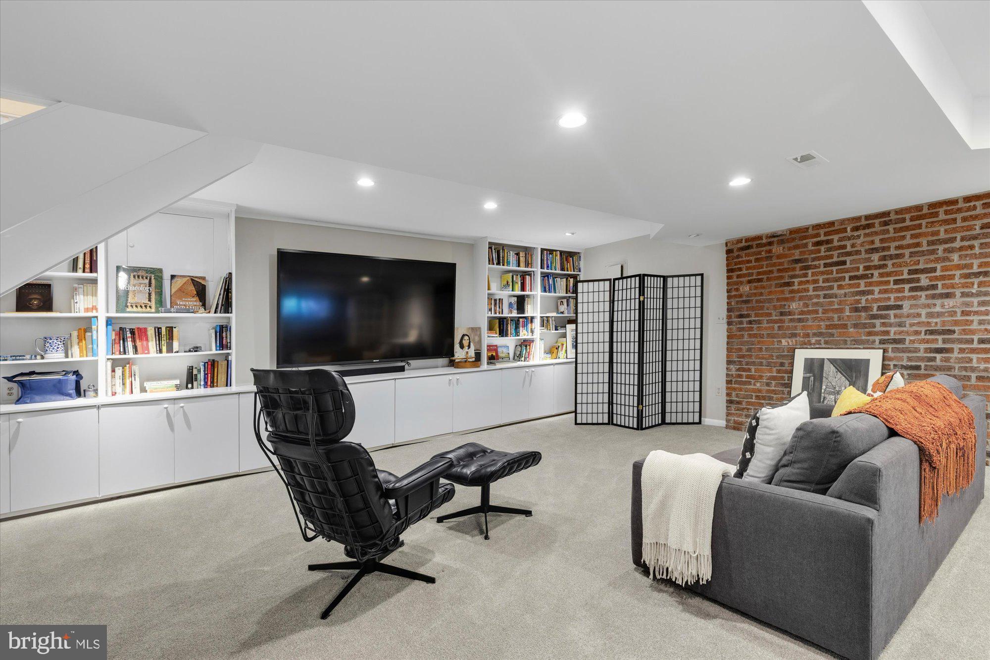 CHESTERBROOK WOODS - Residential