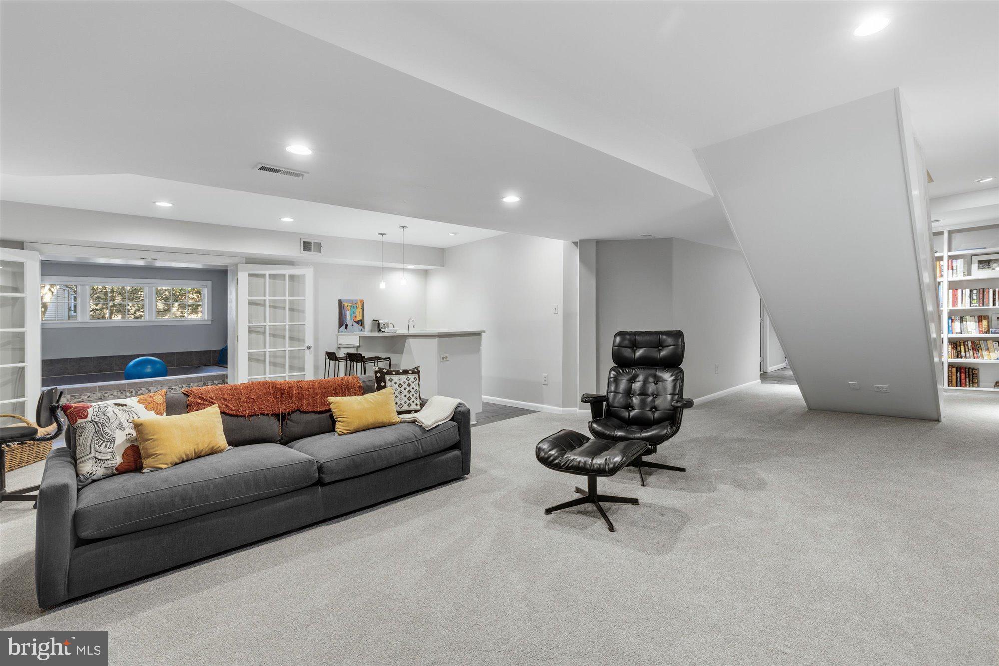 CHESTERBROOK WOODS - Residential