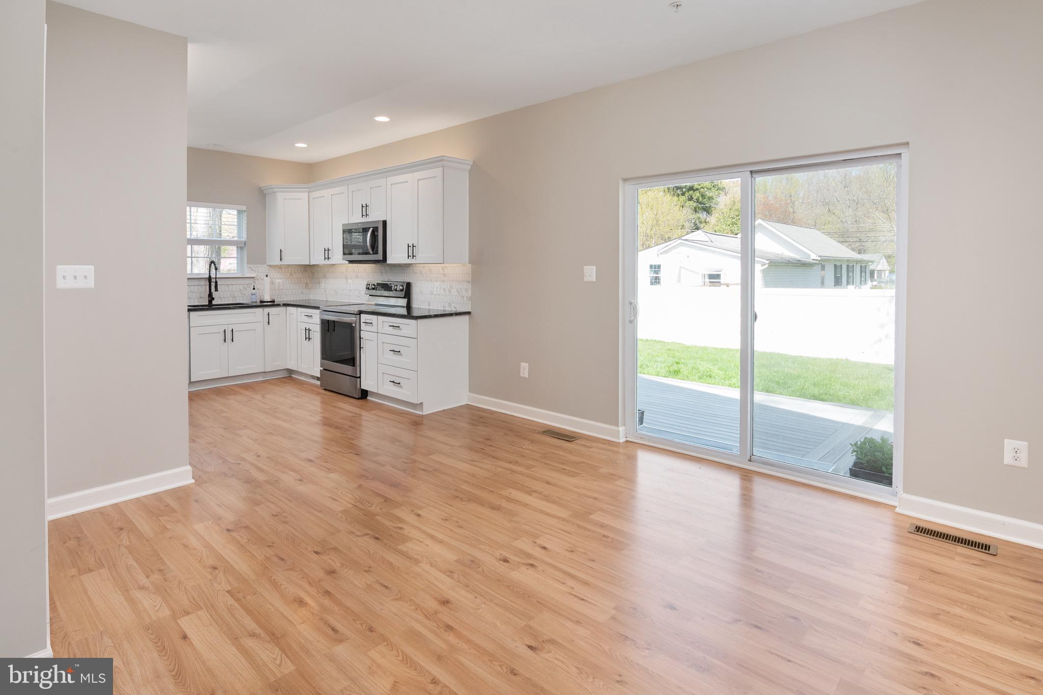 AVALON SHORES - Residential