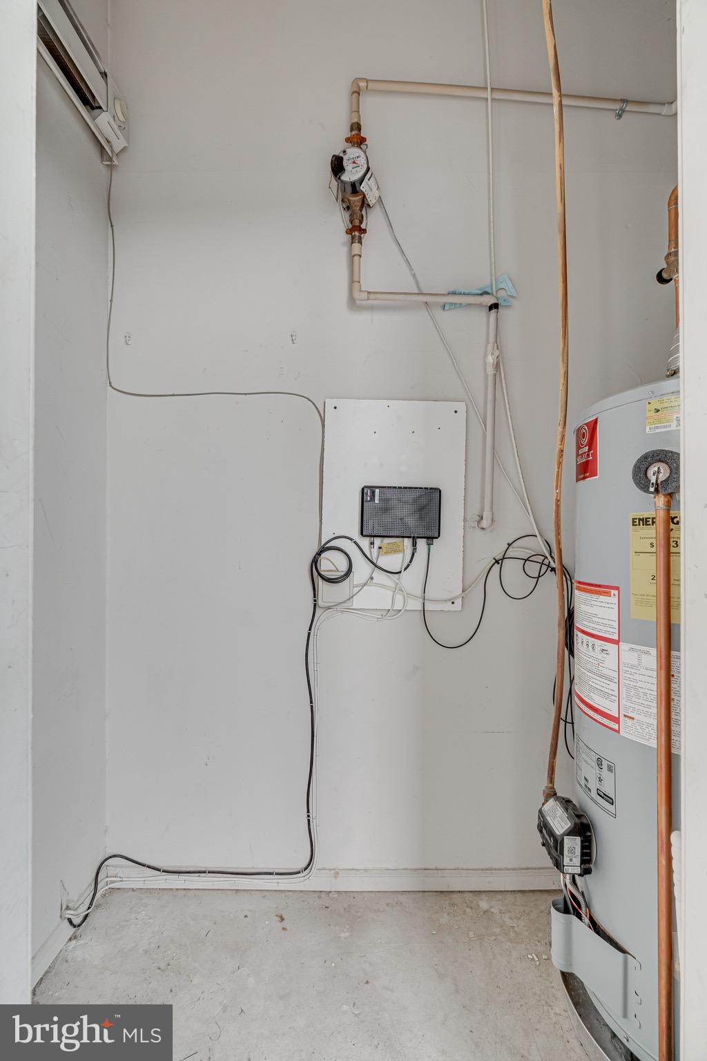 GATES OF MCLEAN - Residential Lease