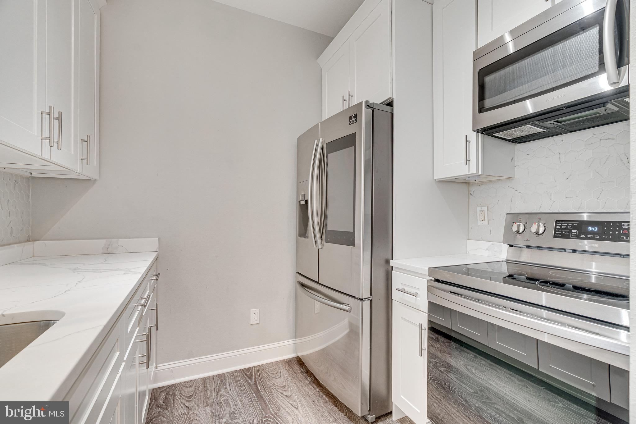 GATES OF MCLEAN - Residential Lease