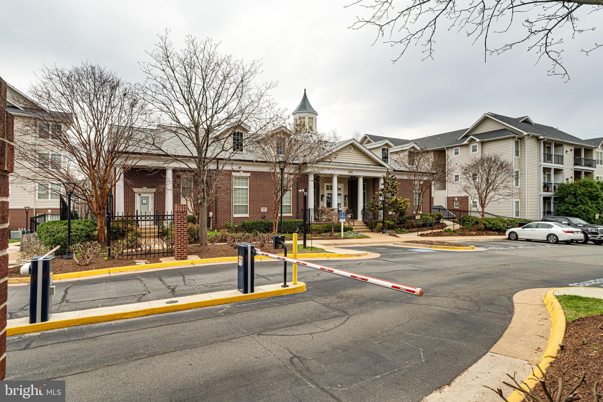 GATES OF MCLEAN - Residential Lease