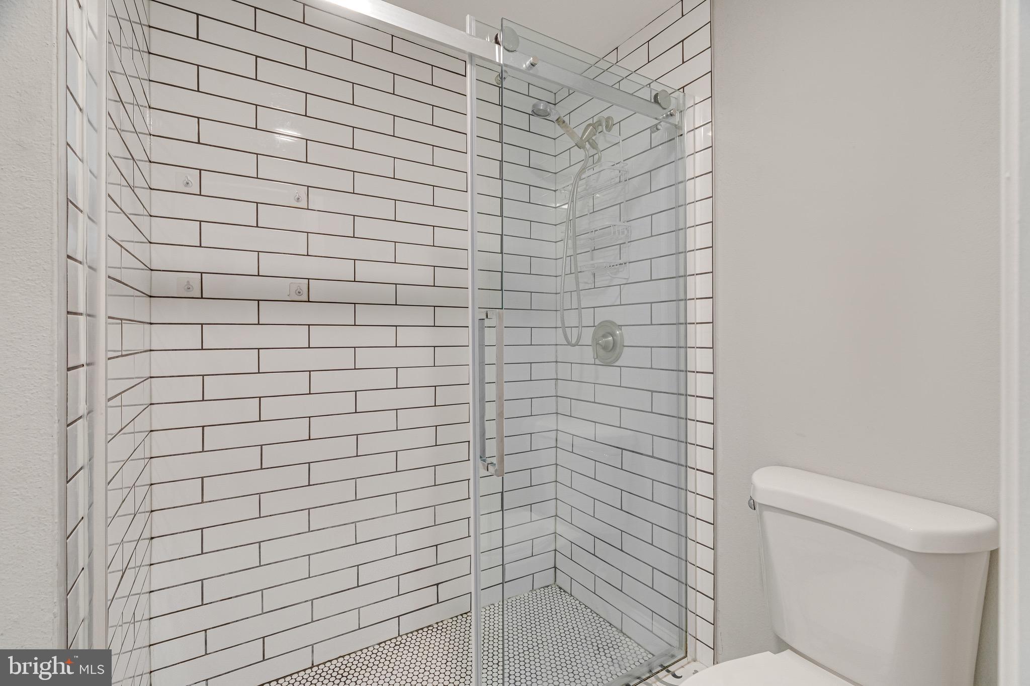 GATES OF MCLEAN - Residential Lease