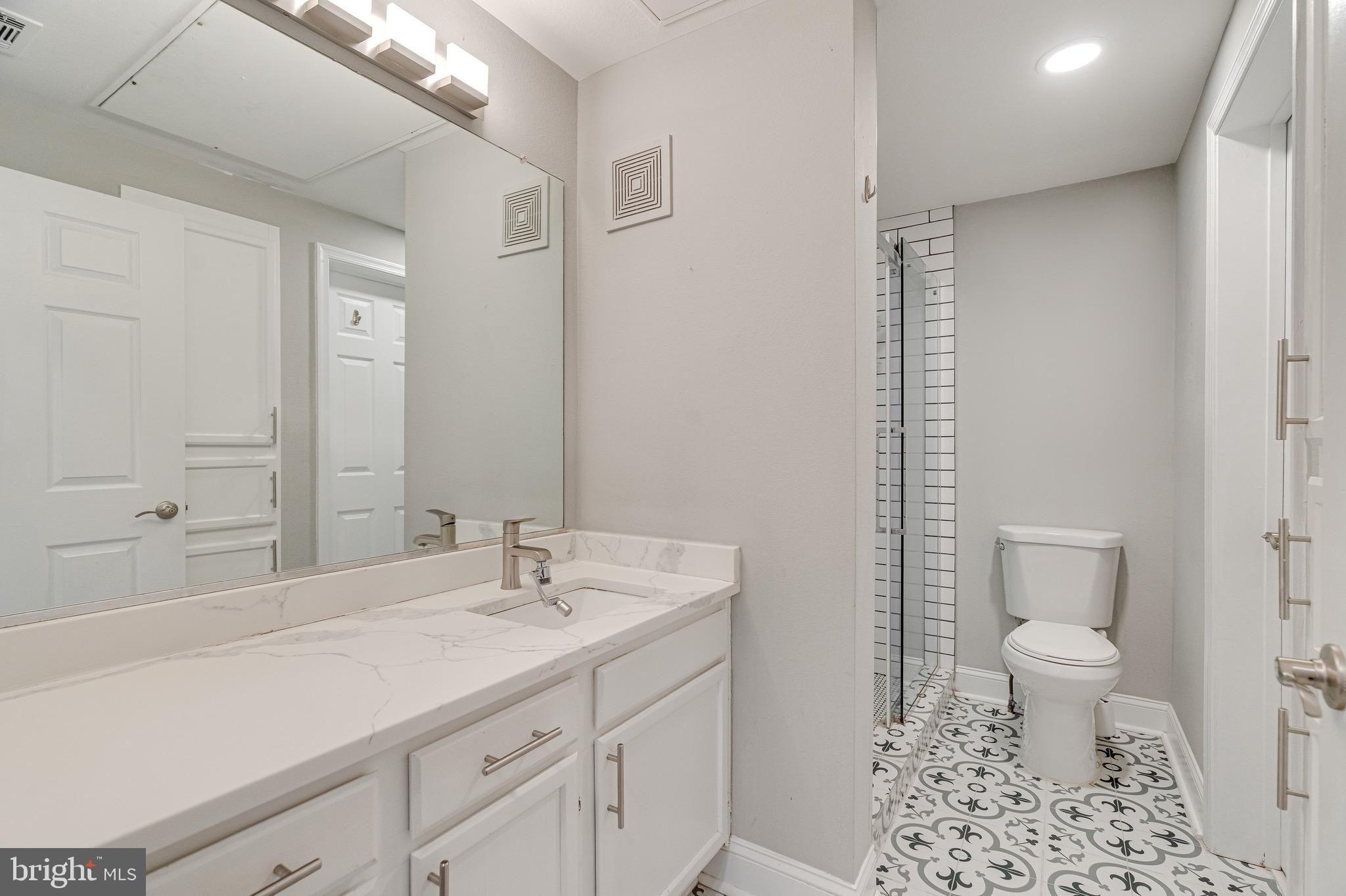 GATES OF MCLEAN - Residential Lease