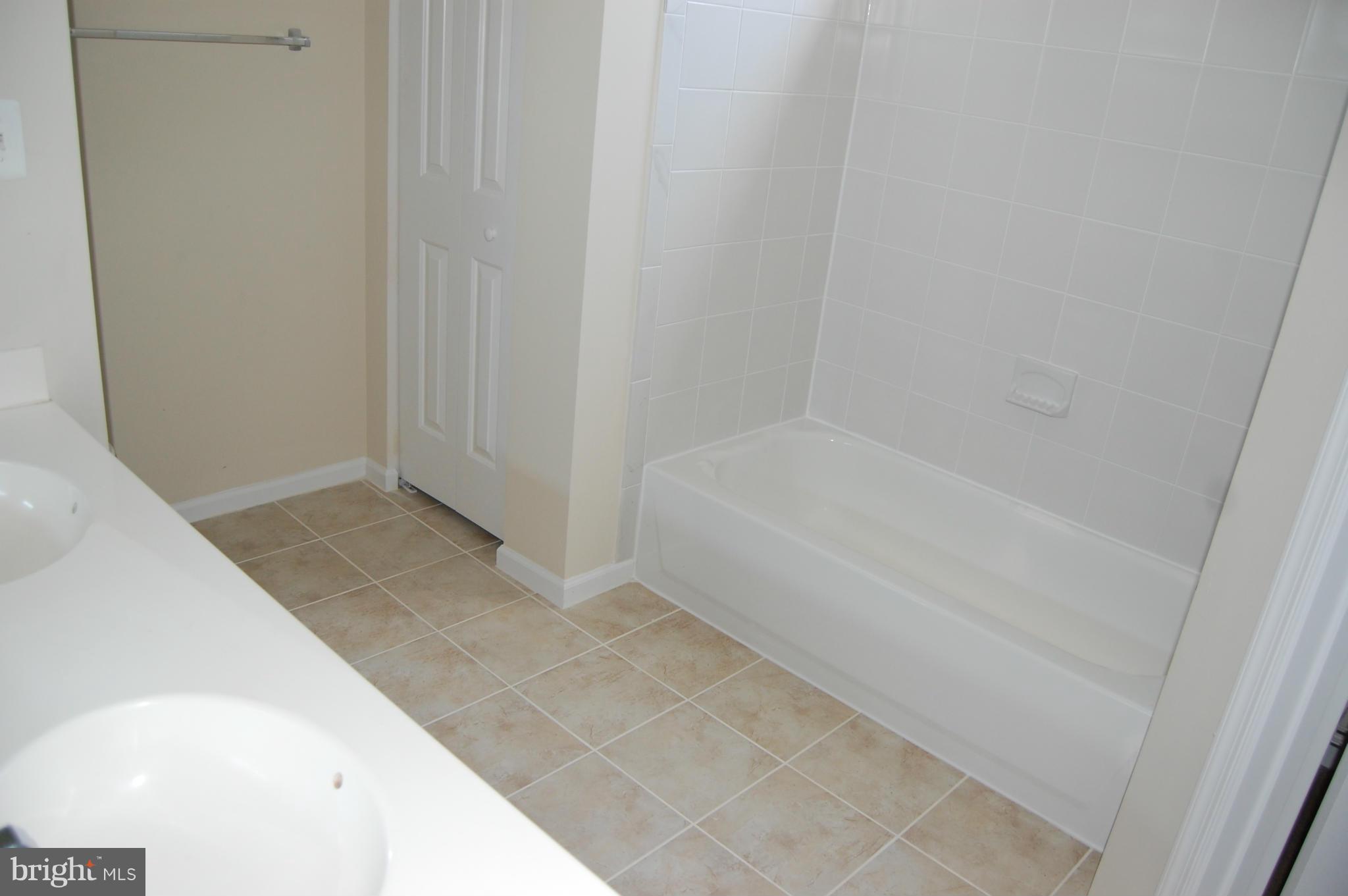 GREENHILL CROSSING - Residential Lease