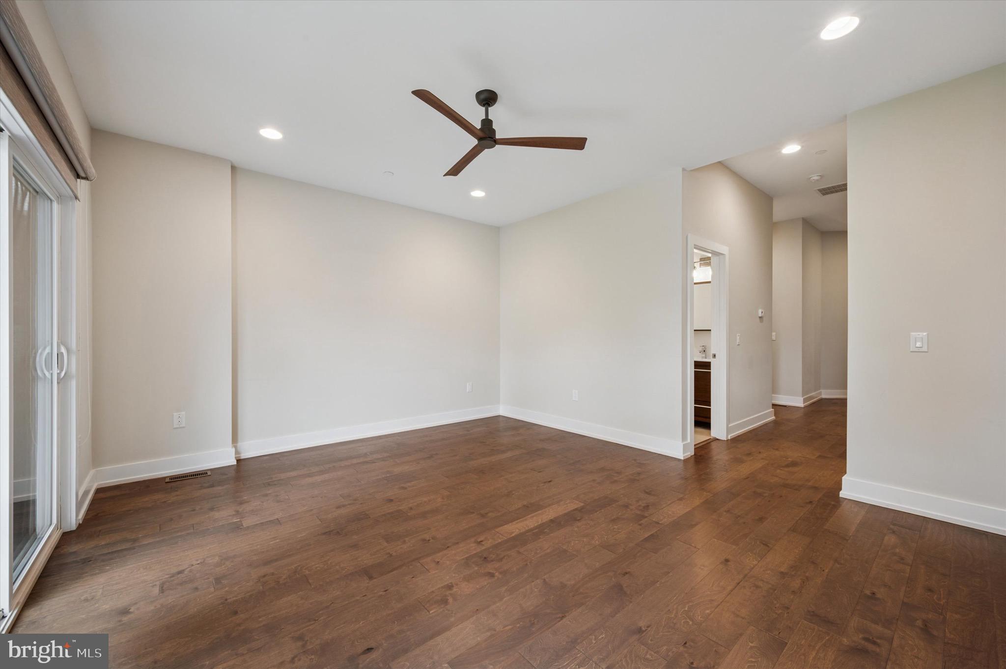 ROXBOROUGH - Residential