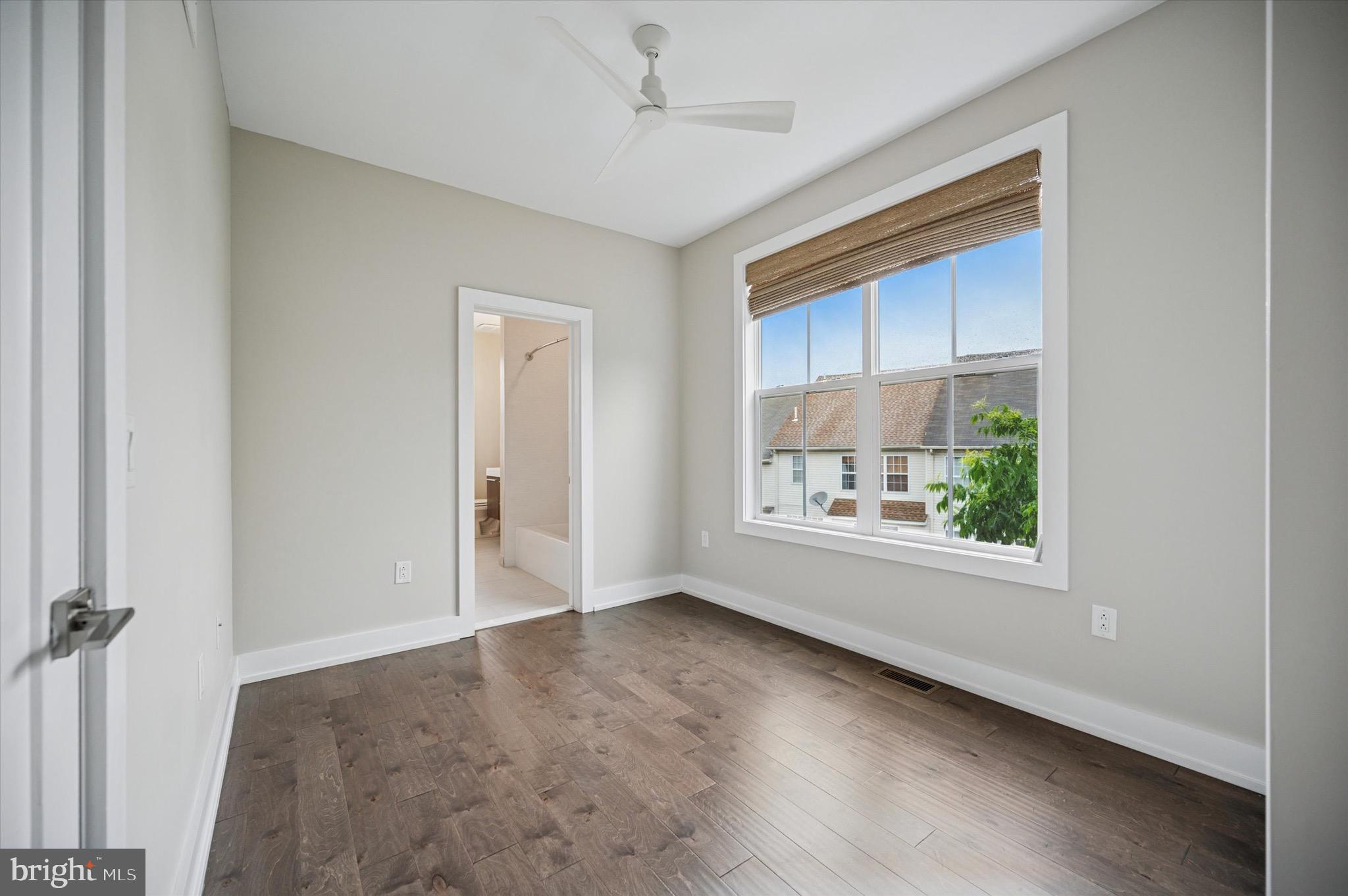 ROXBOROUGH - Residential